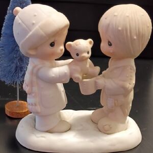 Prescious  Moments Charming Cream Figurine Set